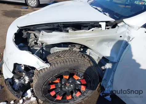 2023 Tesla Model Y Awd/Long Range Dual Motor All-Wheel Drive z USA, uszkodzony, nr VIN 7SAYGDEE4PF827654